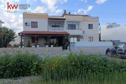 3 bedrooms Apartment in Livadia, Larnaka, No. 40545 2