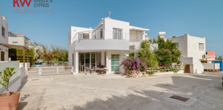 4 bedrooms Townhouse in Protaras, Ammochostos,  No. 40543