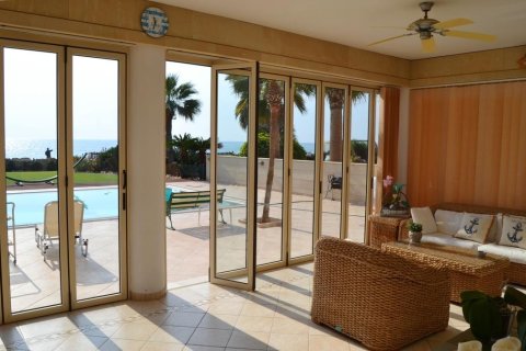 3 bedrooms Villa in Pervolia, Larnaka, No. 48941 13