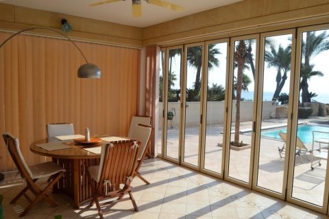 3 bedrooms Villa in Pervolia, Larnaka, No. 48941 12