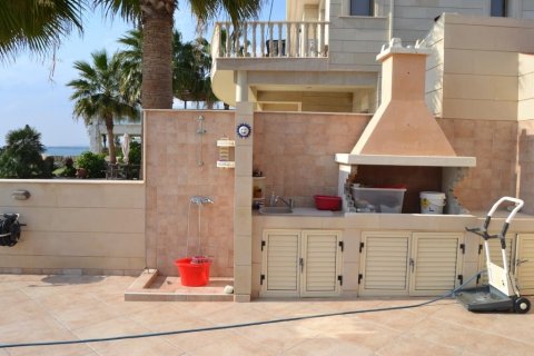 3 bedrooms Villa in Pervolia, Larnaka, No. 48941 8