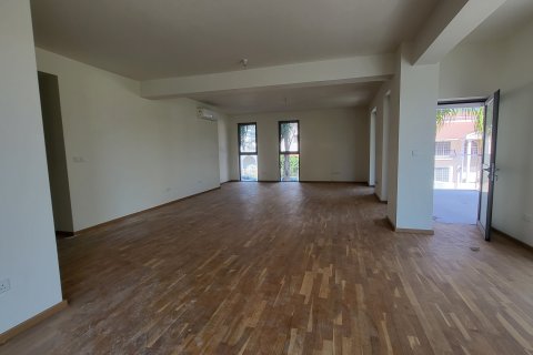 3 bedrooms Apartment in Larnaca, Larnaka, No. 49429 2