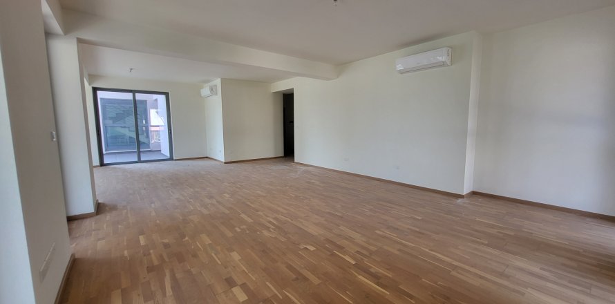 3 bedrooms Apartment in Larnaca, Larnaka, No. 49429