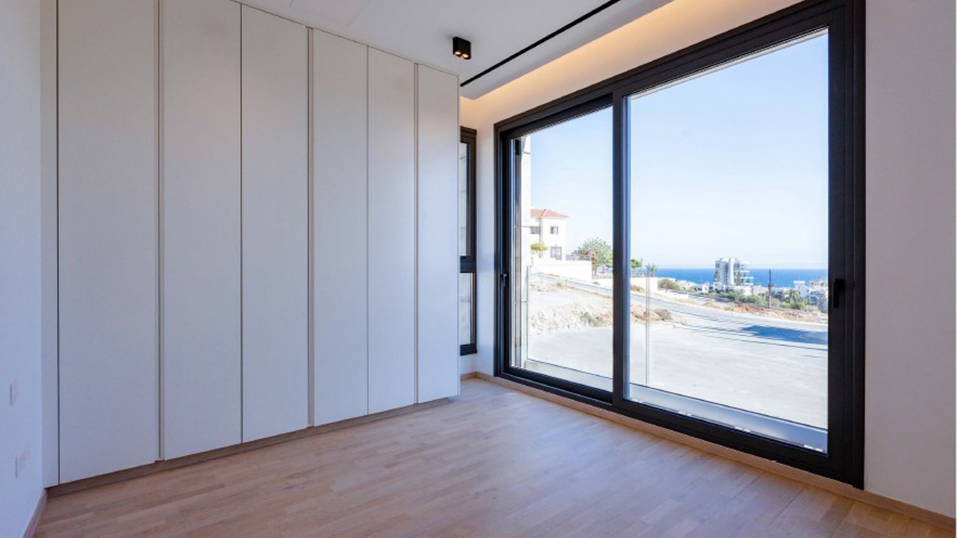 4 bedrooms Villa in Agios Tychonas, Limassol, Cyprus No. 26779