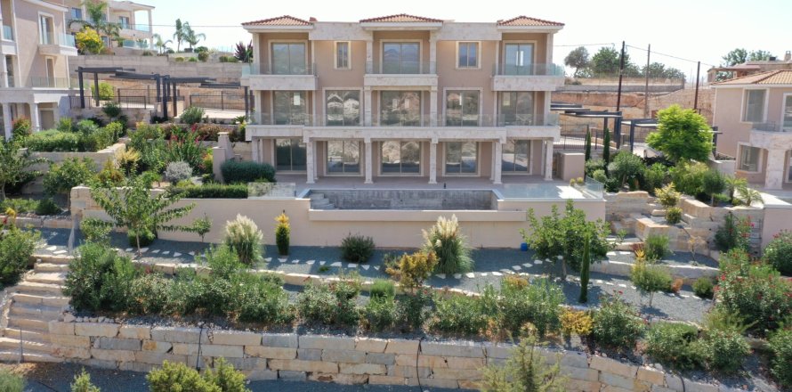 6 chambres Villa à Pegeia, Paphos,  No. 50422