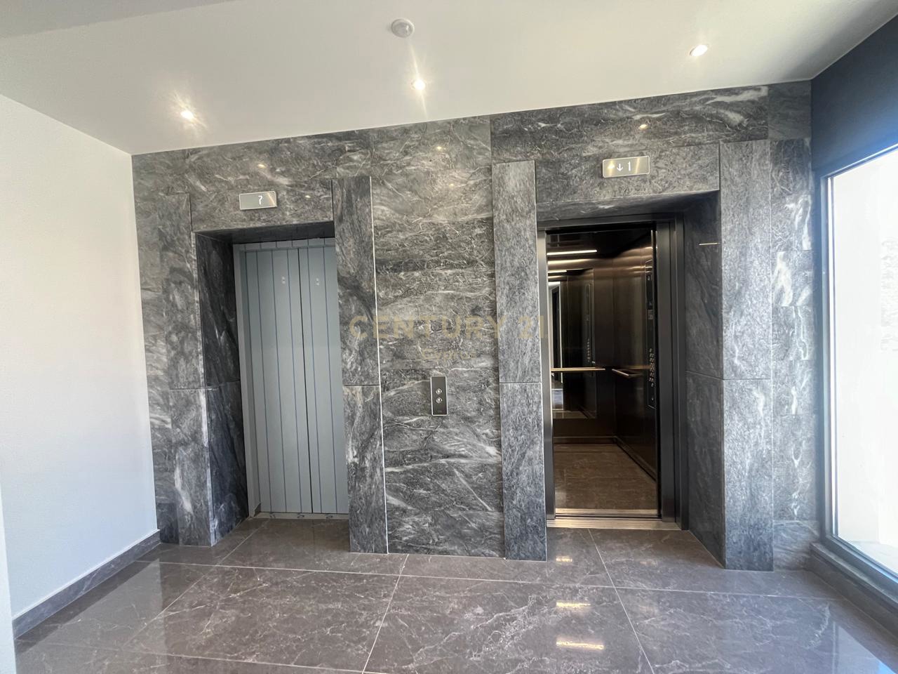 300m2 Office in Limassol, Cyprus No. 54081