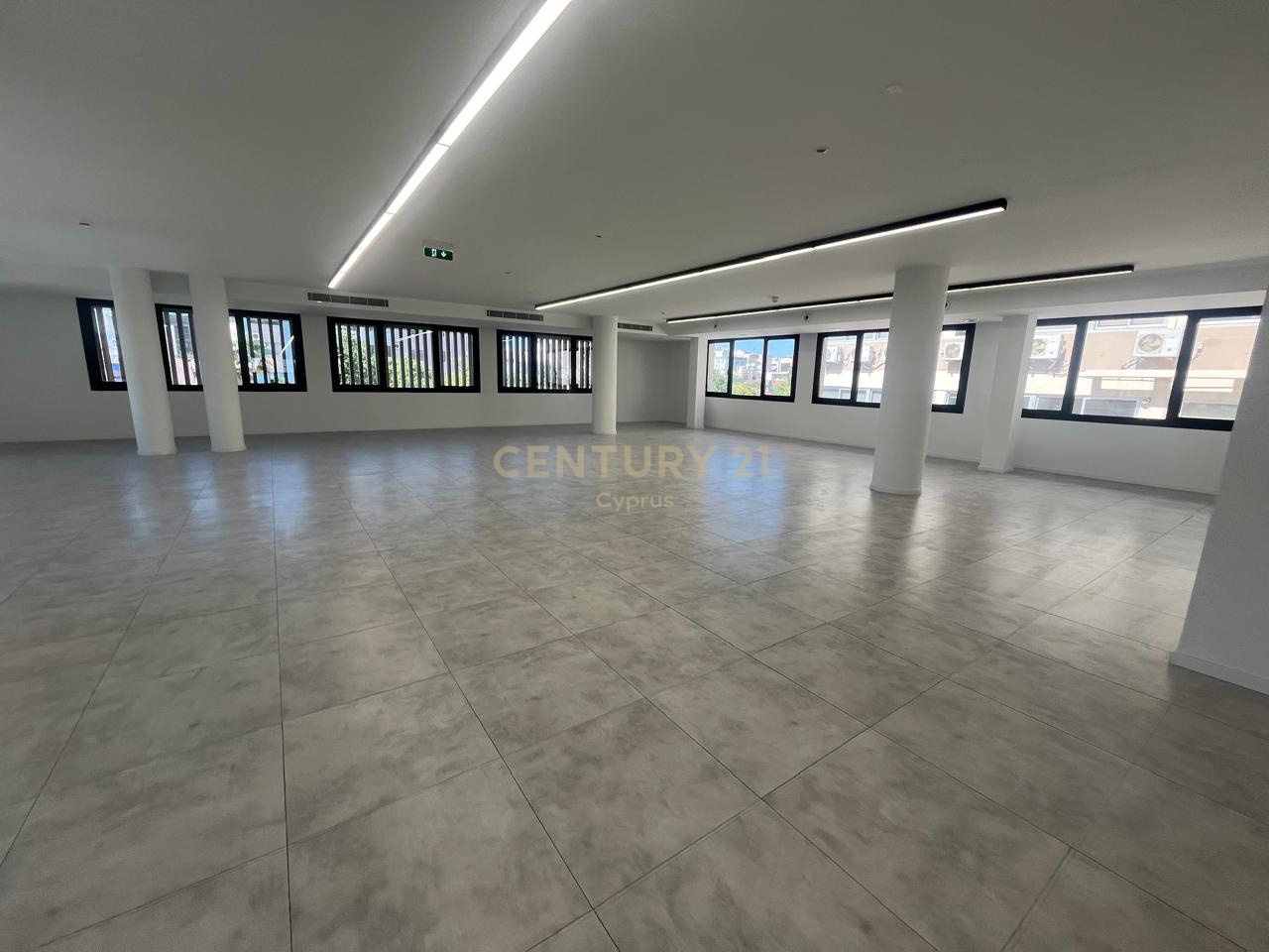 300m2 Office in Limassol, Cyprus No. 54081