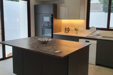 4 bedrooms Townhouse in Strovolos, Nicosia,  No. 50207 5