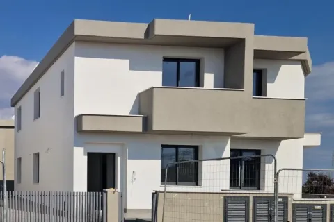 3 bedrooms Villa in Limassol,  No. 39330