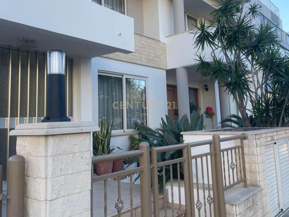 4 bedrooms Villa in Limassol, Cyprus No. 55172