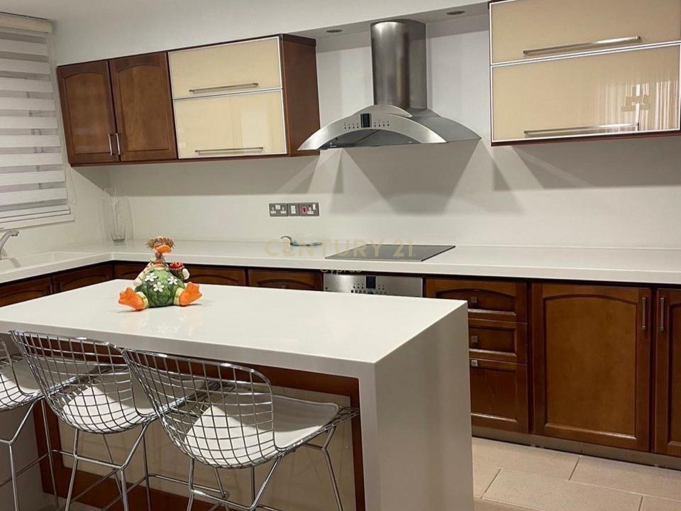4 bedrooms Villa in Limassol, Cyprus No. 55172