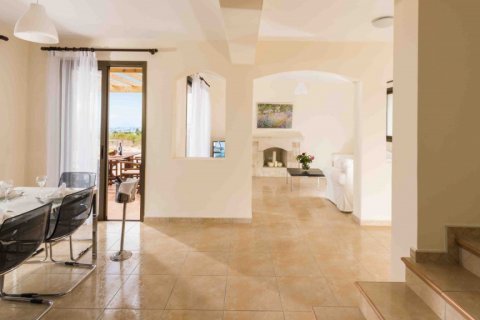 3 rooms Villa in Paphos, No. 38019 4