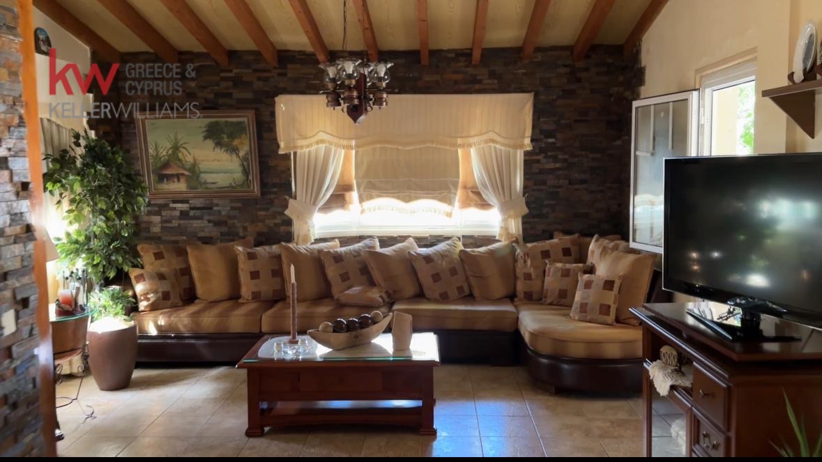 4 bedrooms Townhouse in Larnaka, Cyprus No. 40674