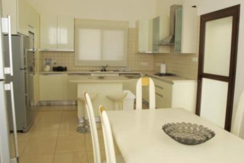 4 bedrooms Villa in Limassol,  No. 38274 4