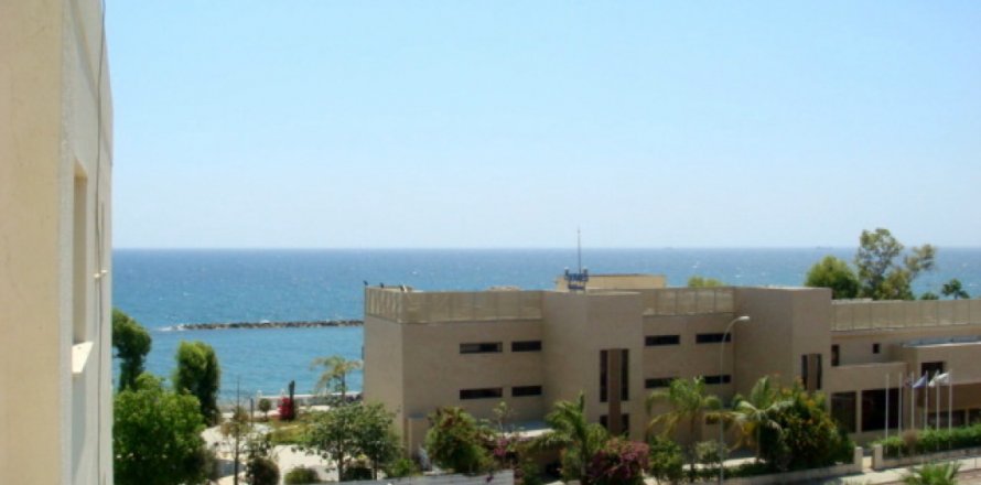 4 dormitorios Apartamento en Limassol,  No. 38275