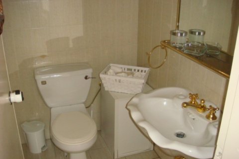 4 dormitorios Apartamento en Limassol,  No. 38275 6