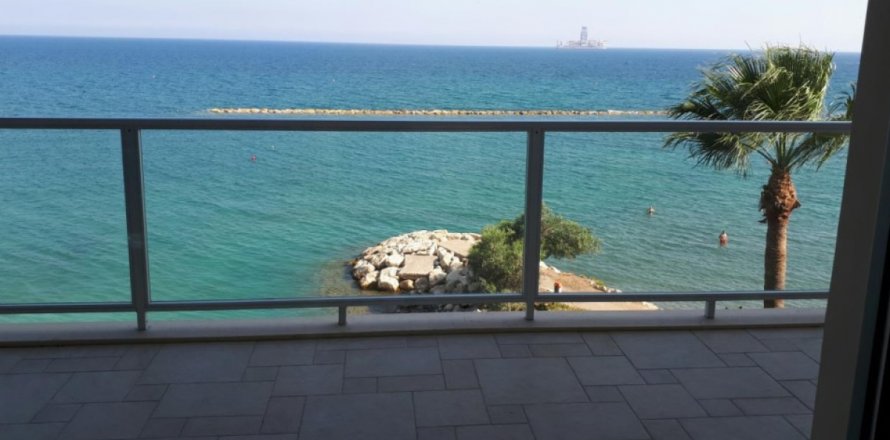 2 bedrooms Apartment in Limassol,  No. 38277