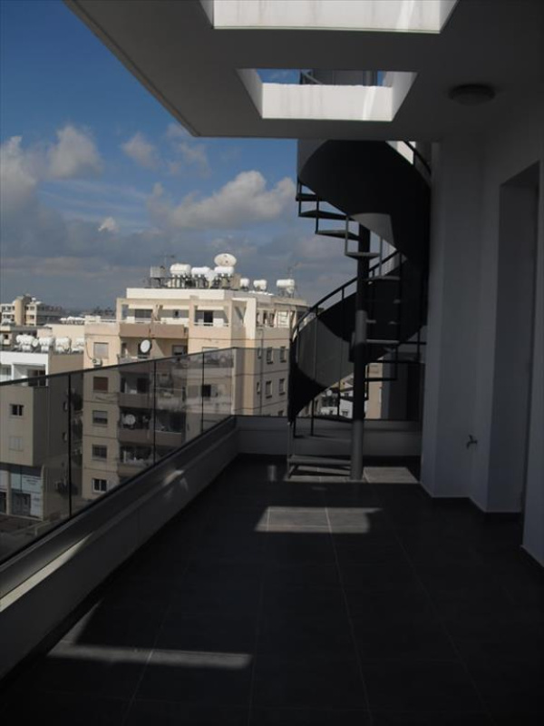 3 bedrooms Apartment in Larnaca, Larnaka, Cyprus No. 38199