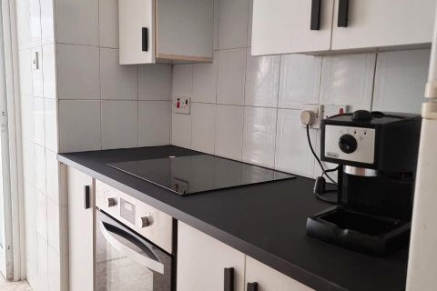 Квартира с 2 спальнями в Строволос, Никосия,  № 39655 8