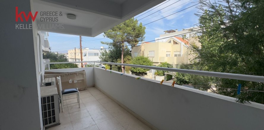 Квартира с 2 спальнями в Строволос, Никосия,  № 39655