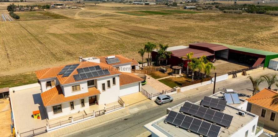 4 bedrooms Villa in Kiti, Larnaka,  No. 37855