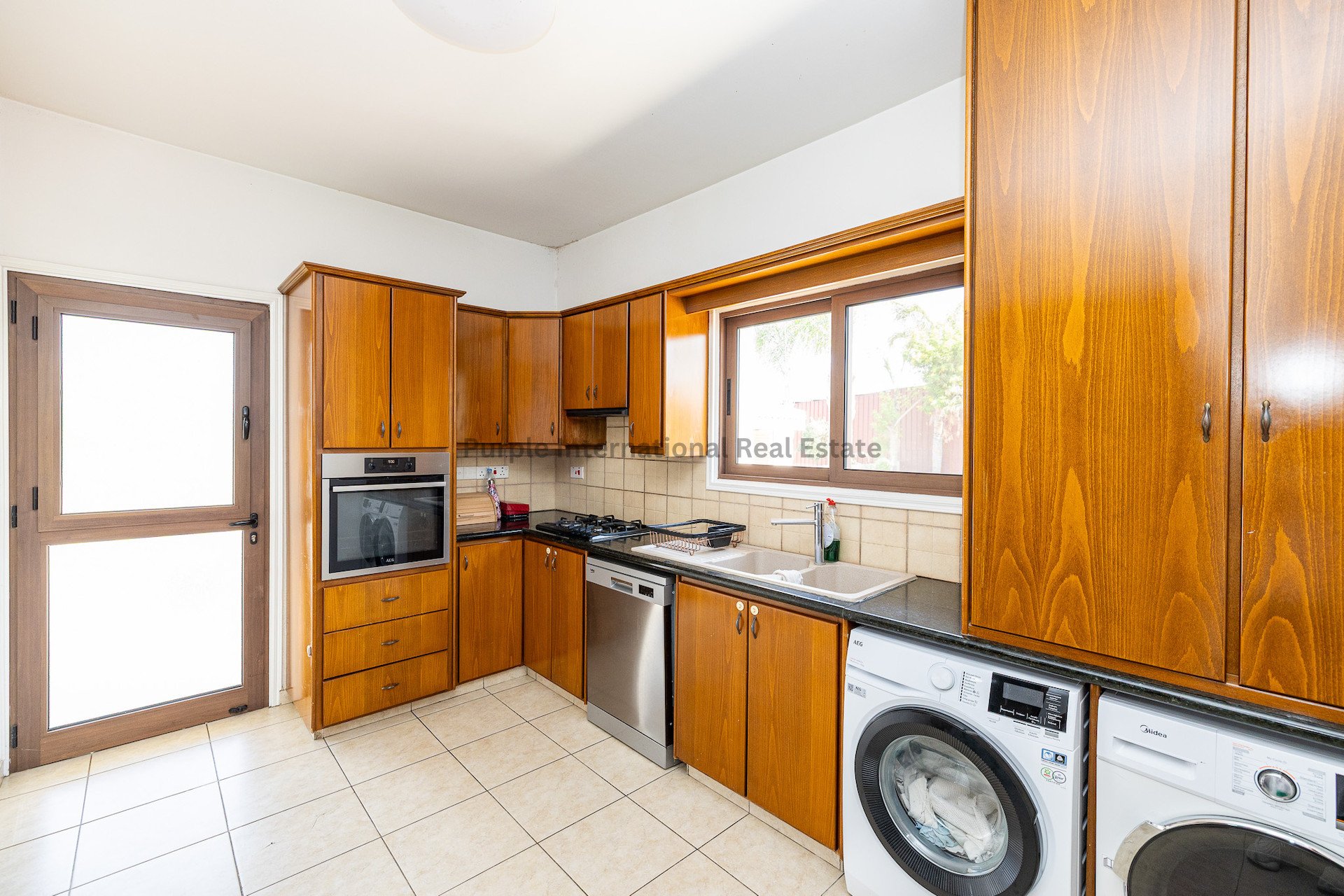4 chambres Villa à Kiti, Larnaka, Chypre No. 37855