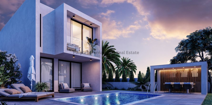 3 bedrooms Villa in Chloraka, Paphos,  No. 37856