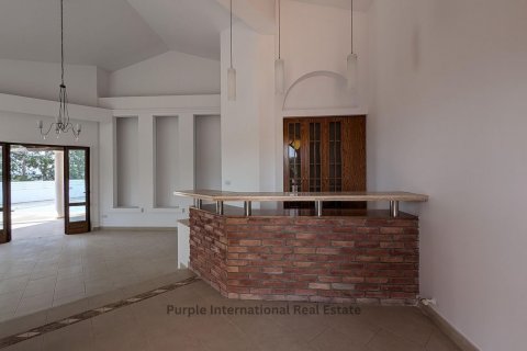 Вилла с 4 спальнями в Гери, Никосия, Кипр № 37387 14