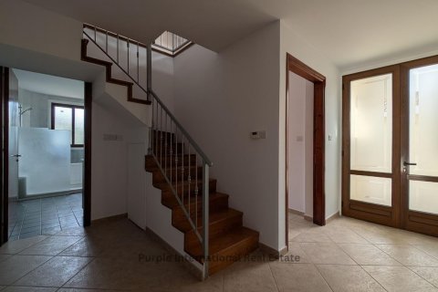 Вилла с 4 спальнями в Гери, Никосия, Кипр № 37387 30