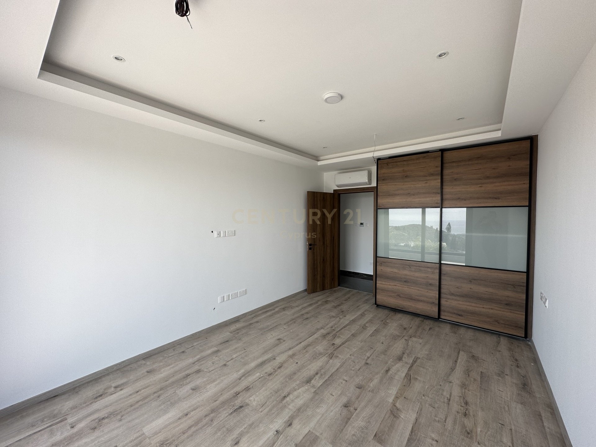 6 bedrooms Villa in Parekklisia, Limassol, Cyprus No. 31617