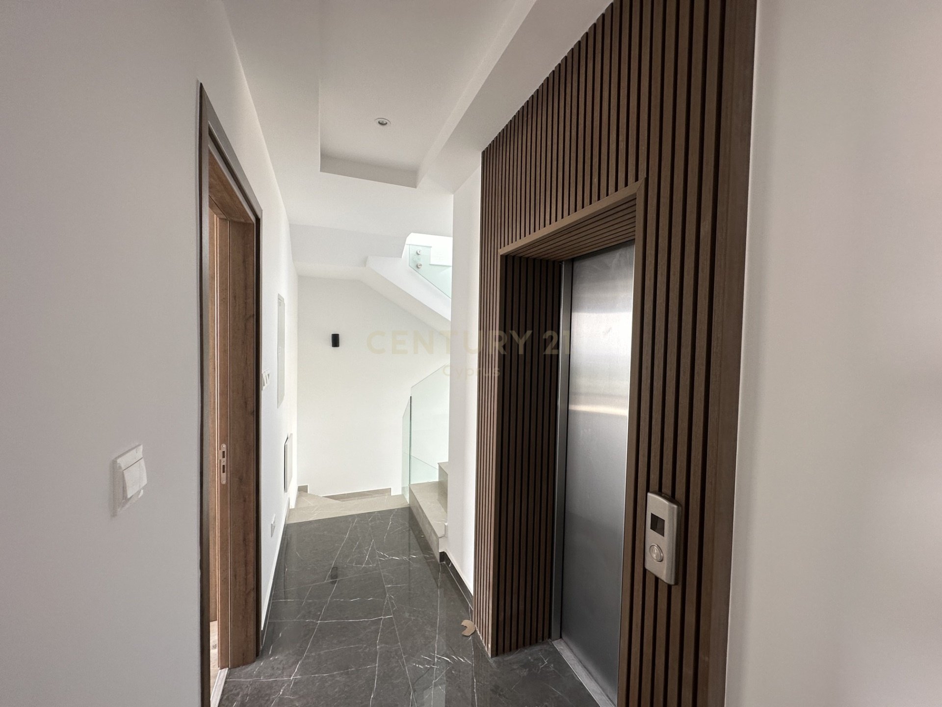 6 bedrooms Villa in Parekklisia, Limassol, Cyprus No. 31617