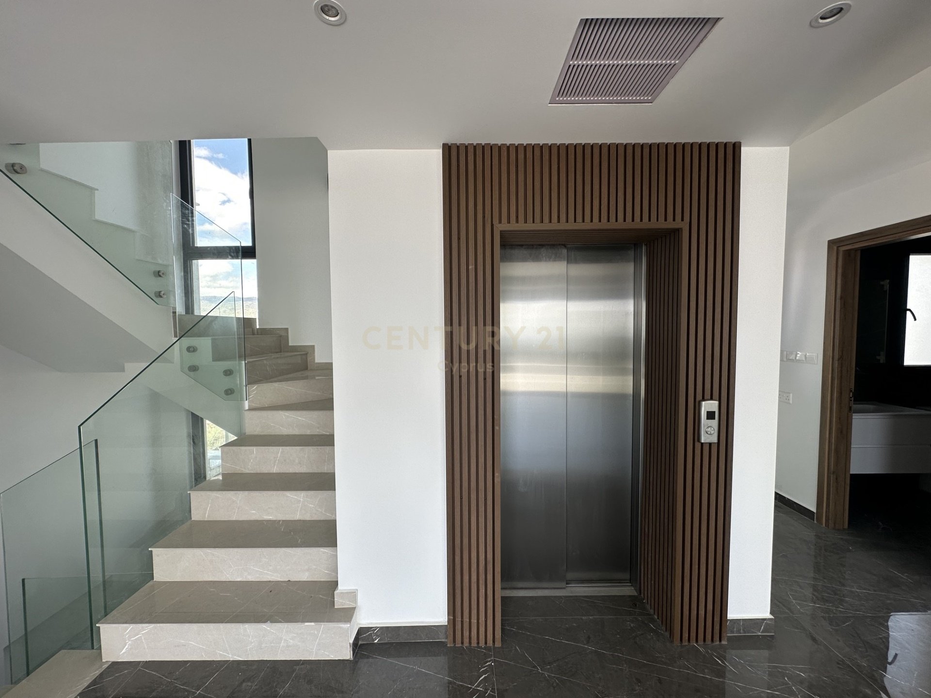 6 bedrooms Villa in Parekklisia, Limassol, Cyprus No. 31617