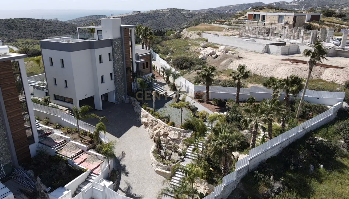 6 bedrooms Villa in Parekklisia, Limassol, Cyprus No. 31617