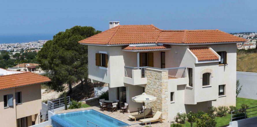 3 rooms Villa in Paphos, No. 38022