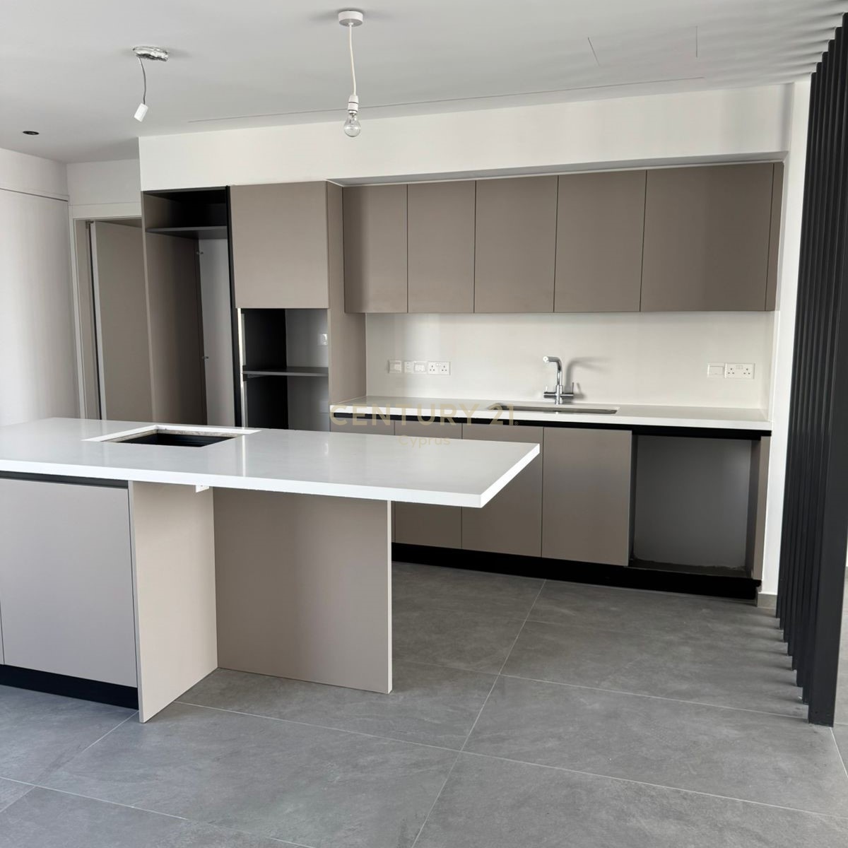 3 bedrooms Penthouse in Germasogeia, Limassol, Cyprus No. 55897