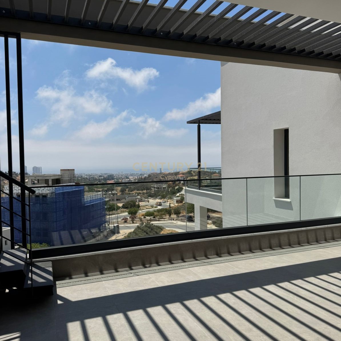 3 bedrooms Penthouse in Germasogeia, Limassol, Cyprus No. 55897