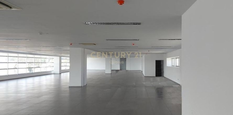 1100m2 Oficina en Agios Athanasios, Limassol,  No. 55900