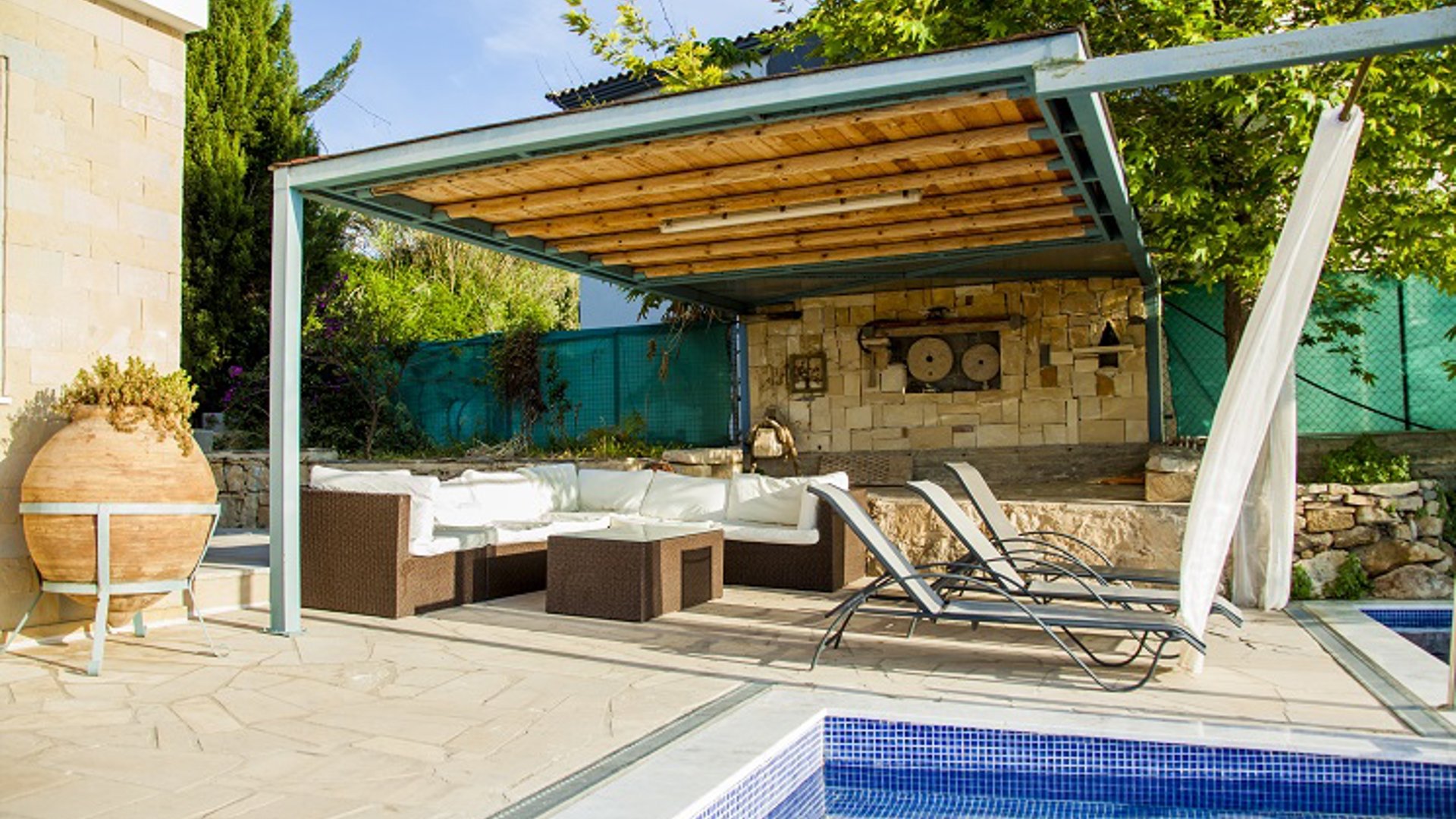 1381m2 Commercial property in Kissonerga, Paphos, Cyprus No. 27071