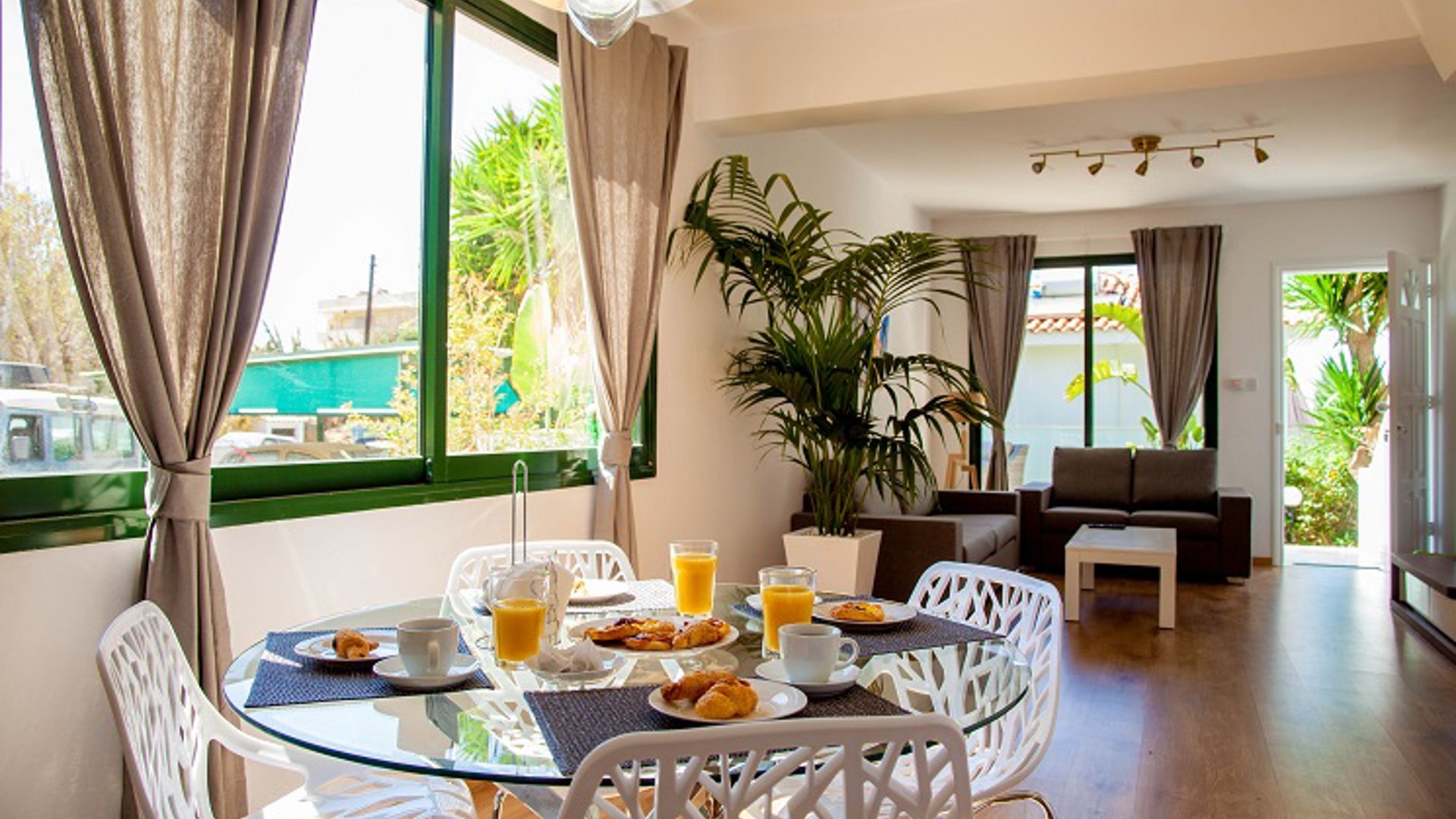 1381m2 Commercial property in Kissonerga, Paphos, Cyprus No. 27071