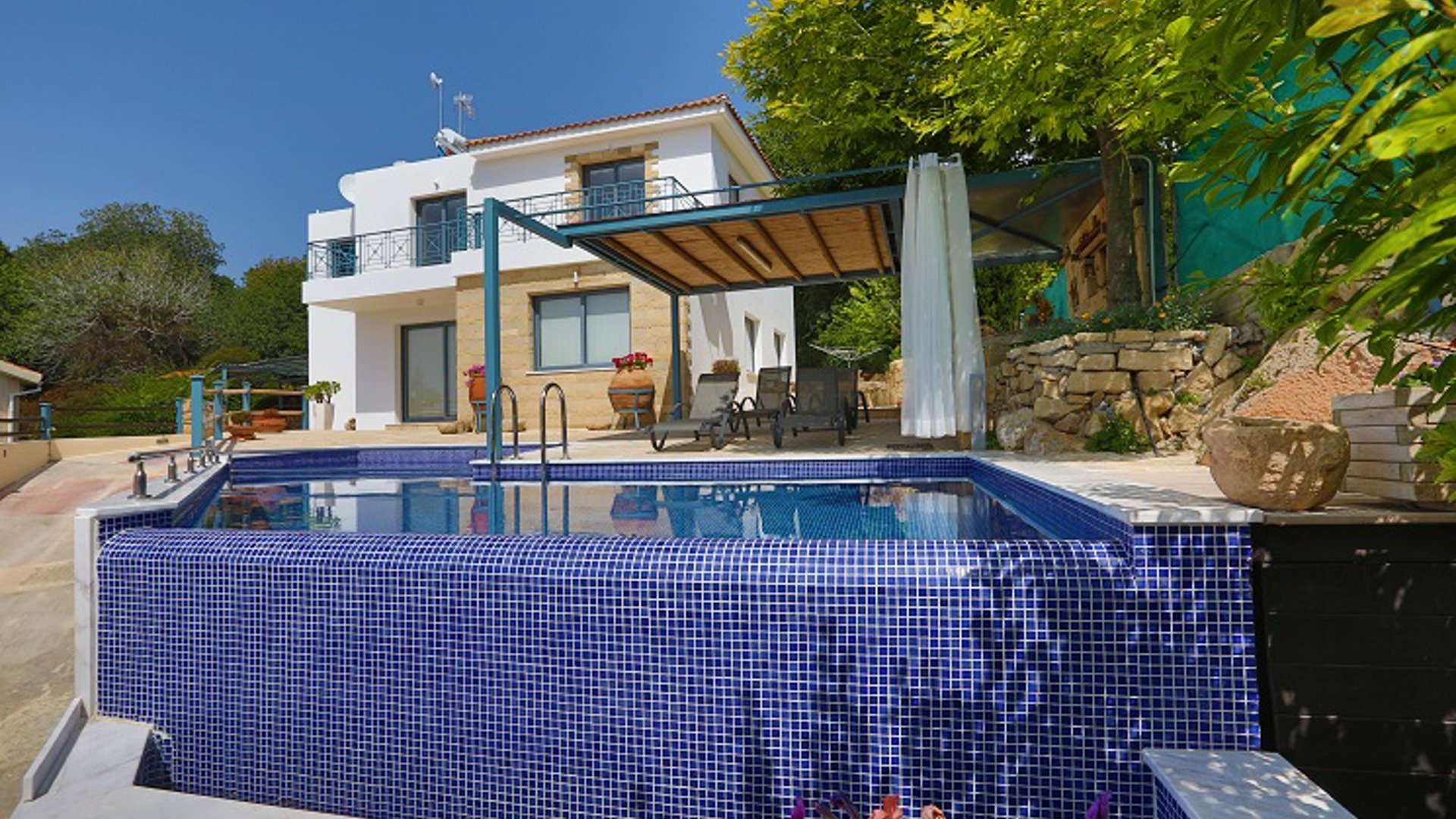 1381m2 Commercial property in Kissonerga, Paphos, Cyprus No. 27071