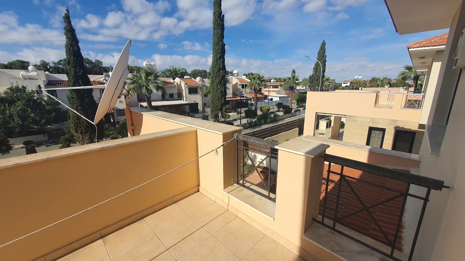 3 bedrooms Villa in Larnaca, Larnaka, Cyprus No. 27072