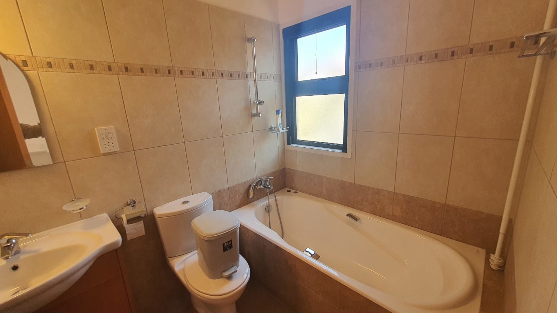 3 bedrooms Villa in Larnaca, Larnaka, Cyprus No. 27072