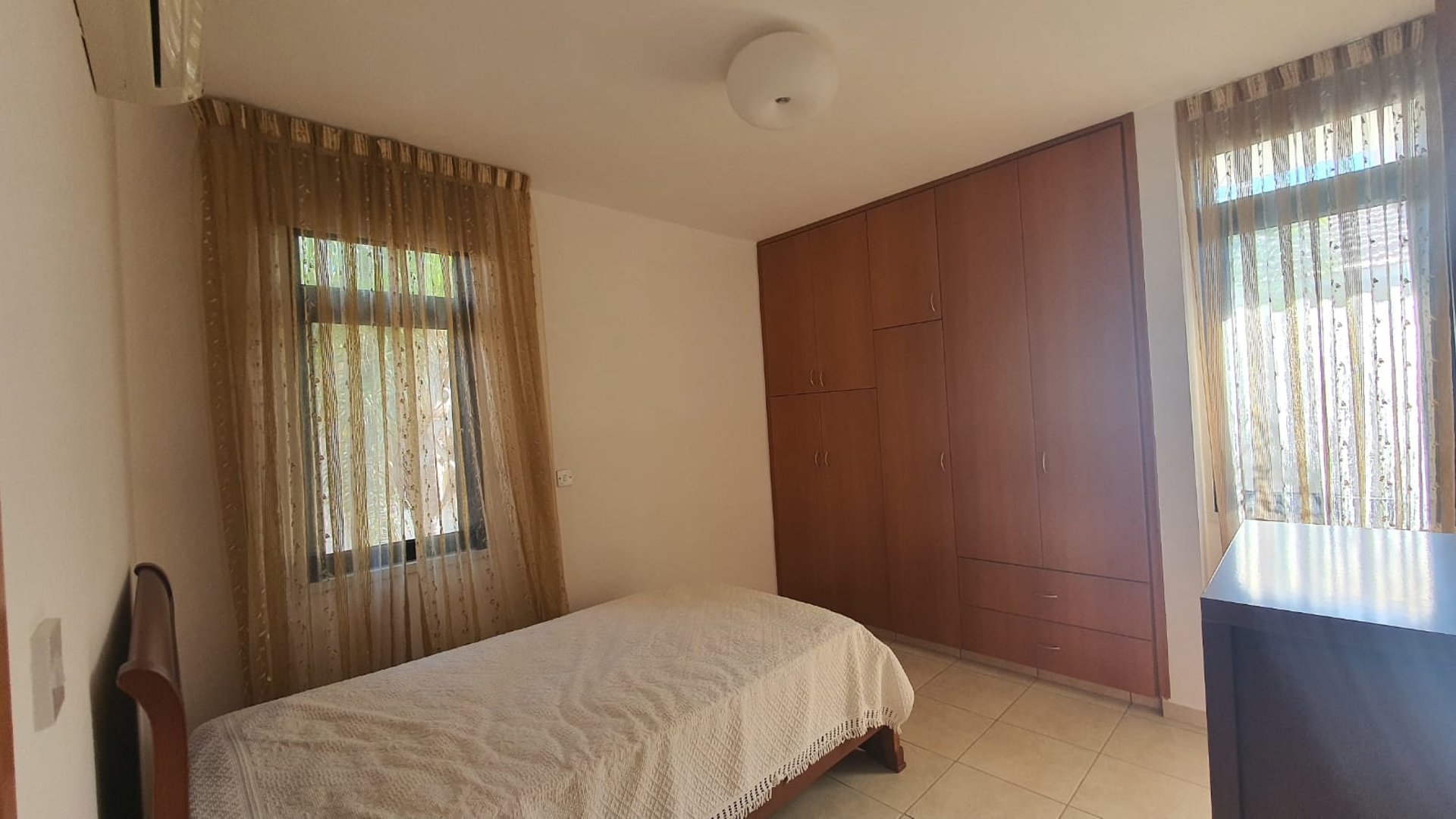 3 bedrooms Villa in Larnaca, Larnaka, Cyprus No. 27072