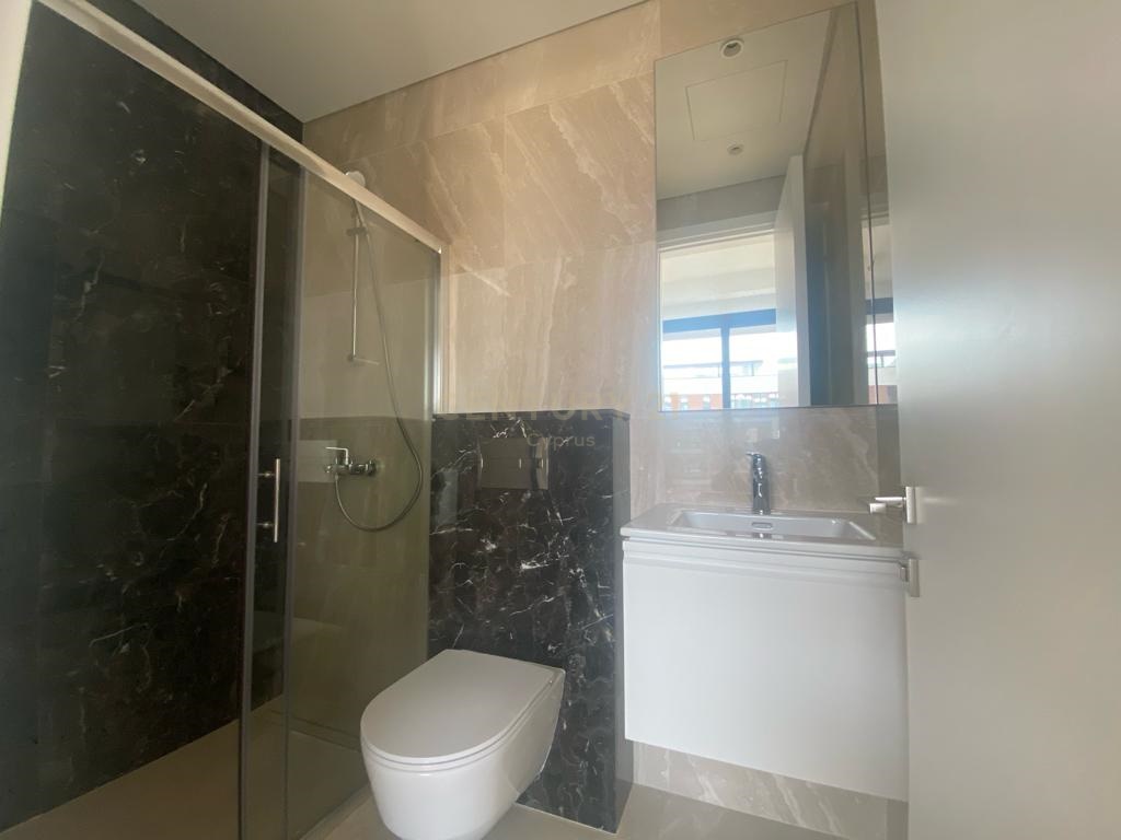 2 dormitorios Apartamento en Germasogeia, Limassol, Chipre No. 24384