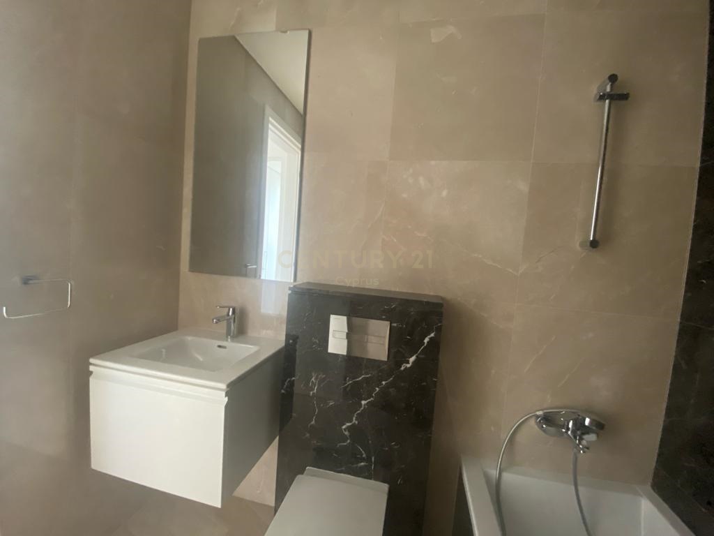 2 dormitorios Apartamento en Germasogeia, Limassol, Chipre No. 24384