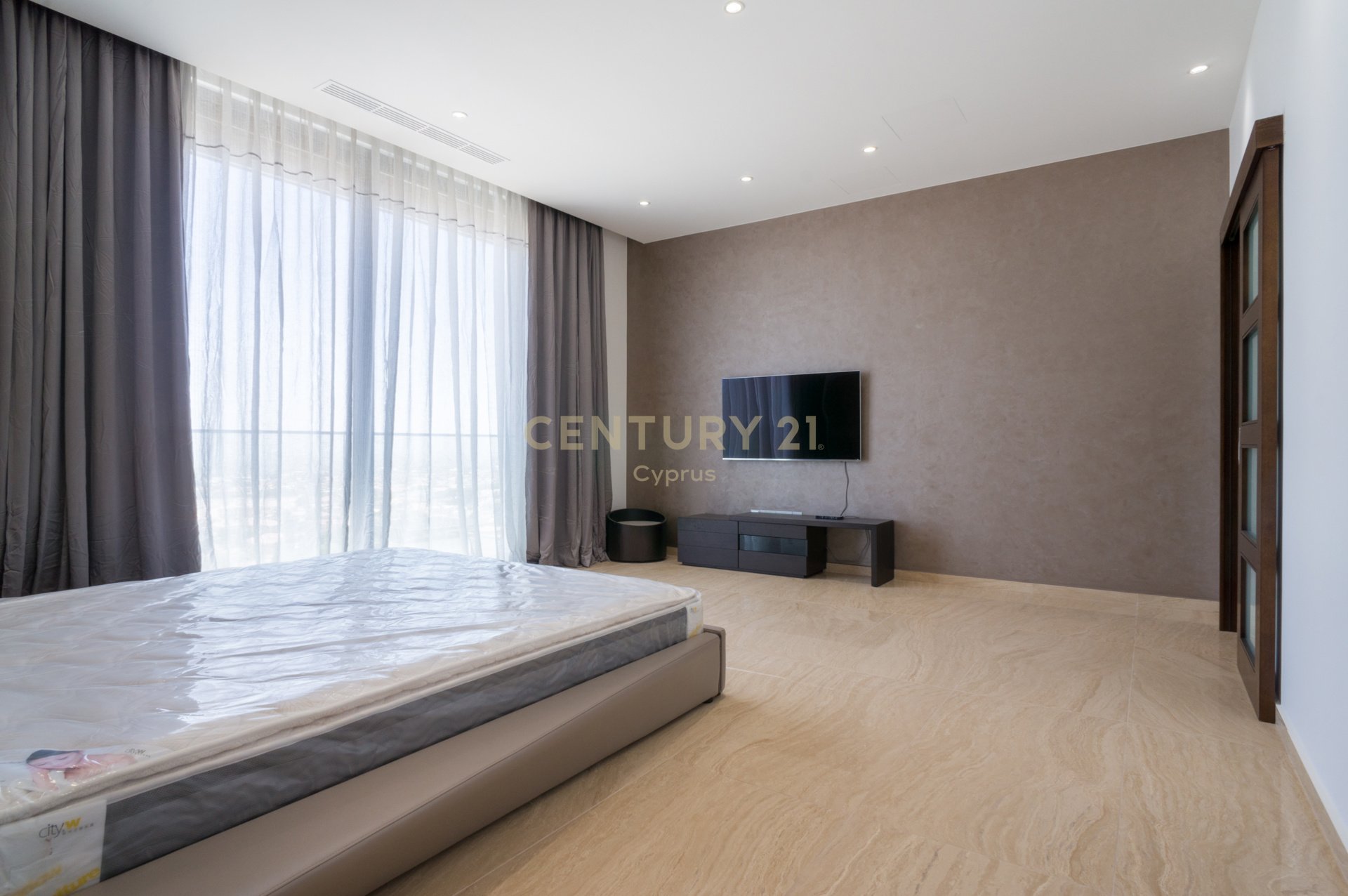 5 bedrooms Villa in Germasogeia, Limassol, Cyprus No. 53964
