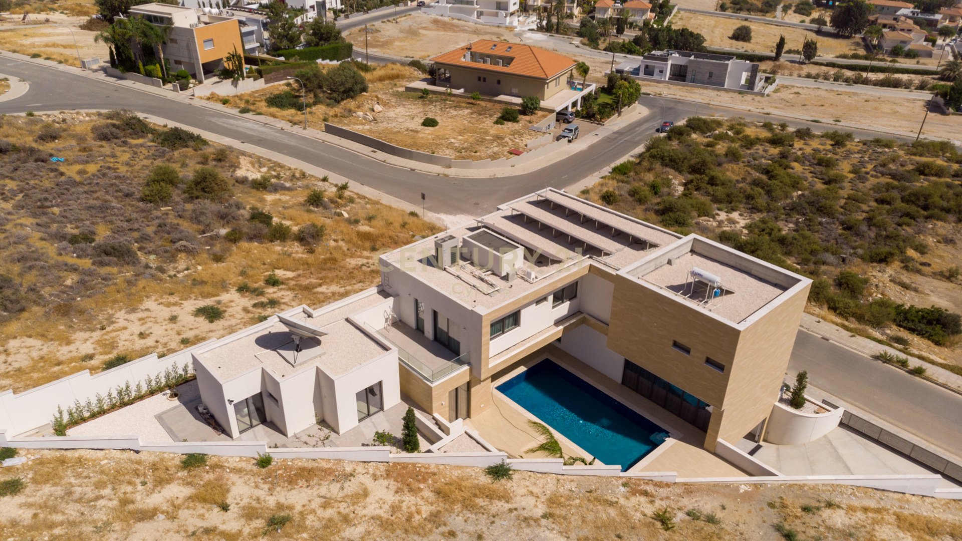 5 bedrooms Villa in Germasogeia, Limassol, Cyprus No. 53964