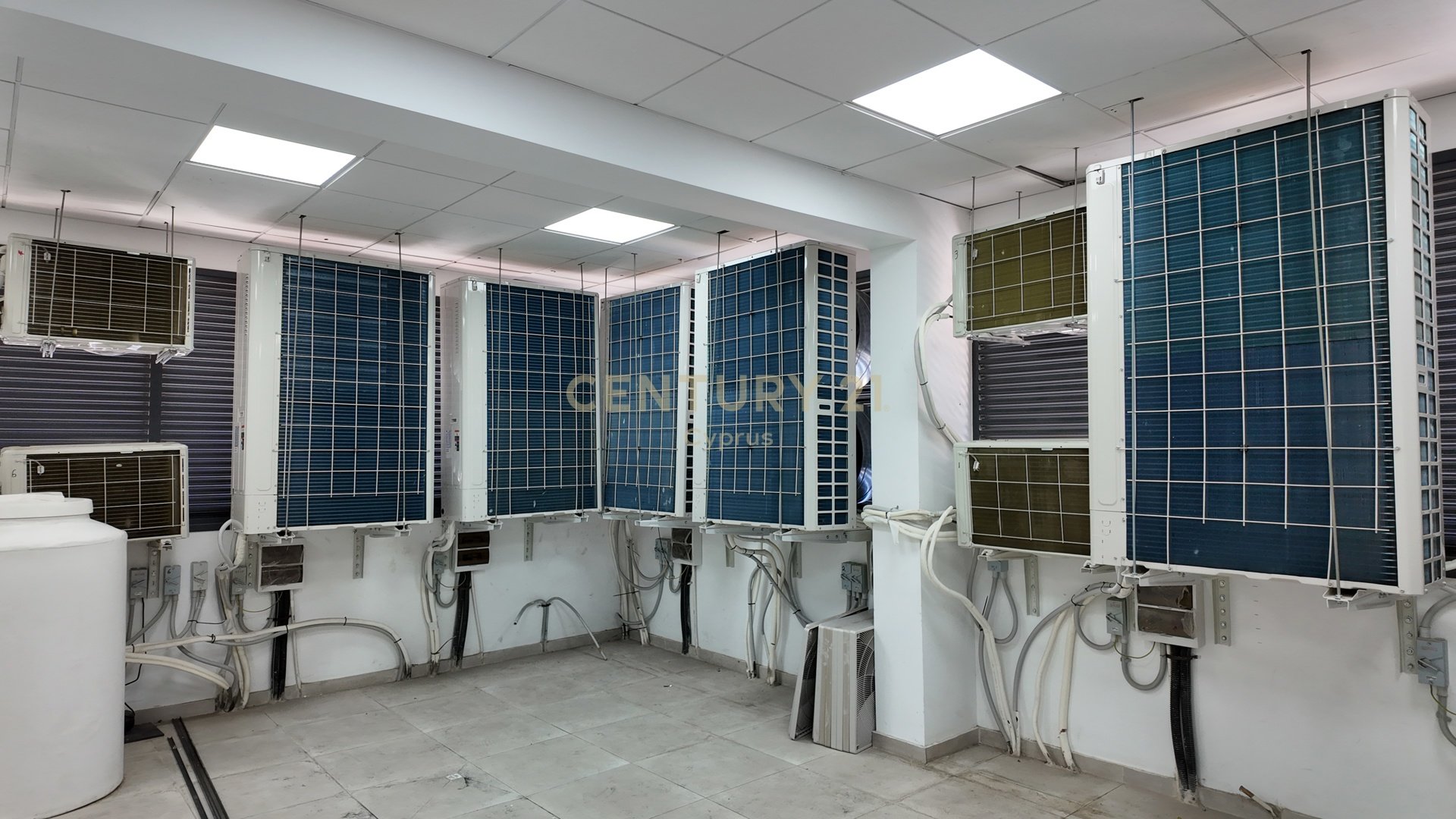 1025m2 Commercial property in Limassol, Cyprus No. 55324