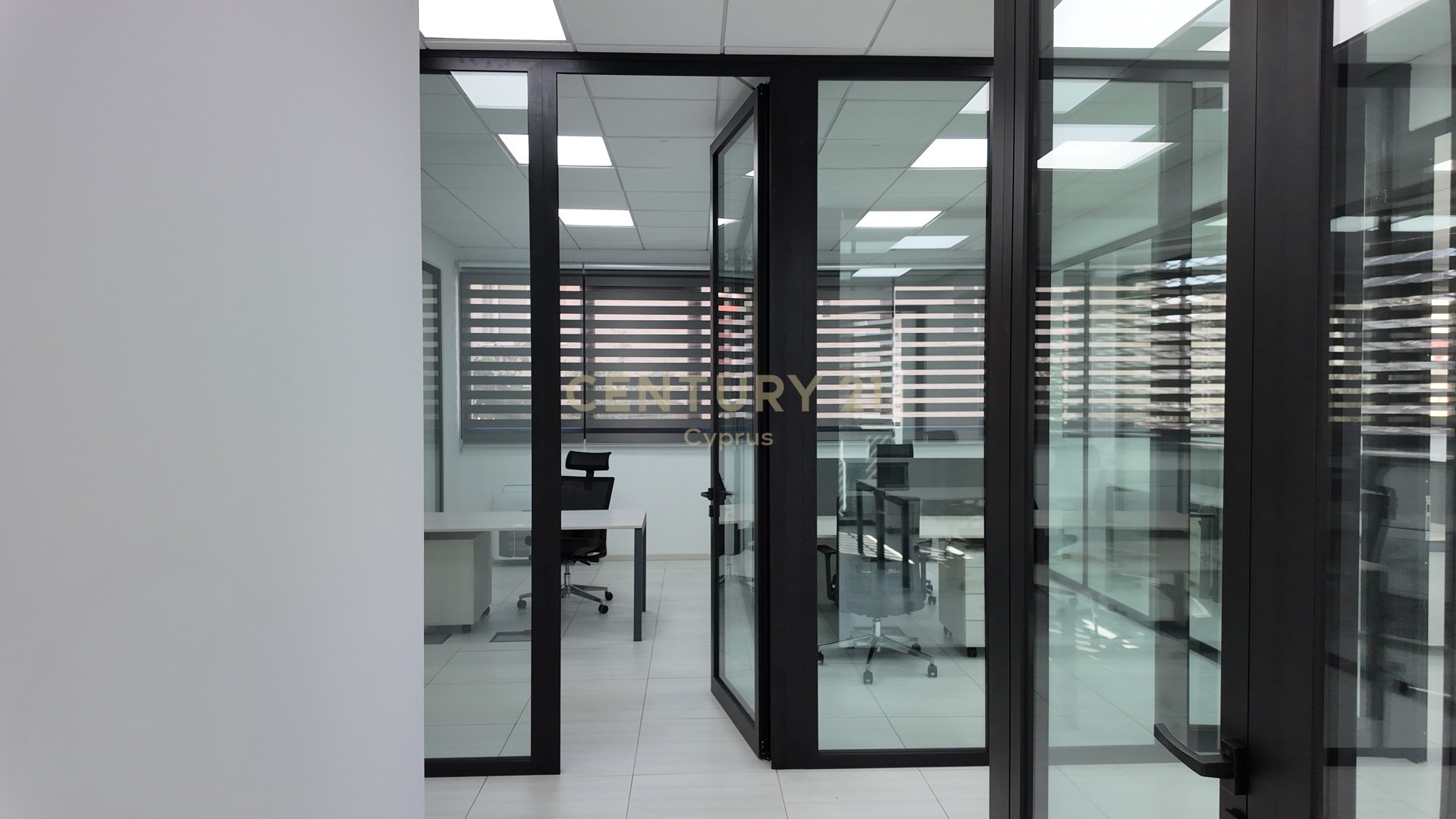 1025m2 Commercial property in Limassol, Cyprus No. 55324