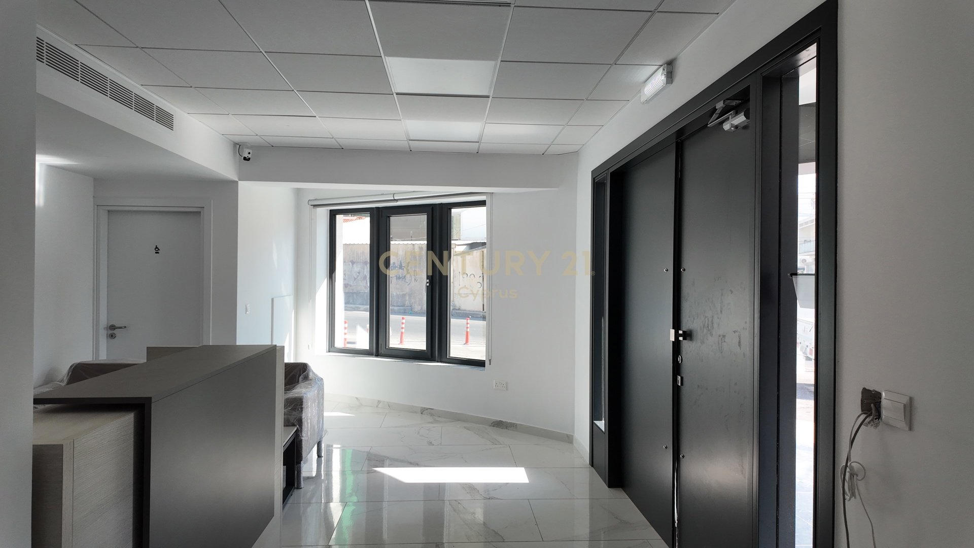 1025m2 Commercial property in Limassol, Cyprus No. 55324